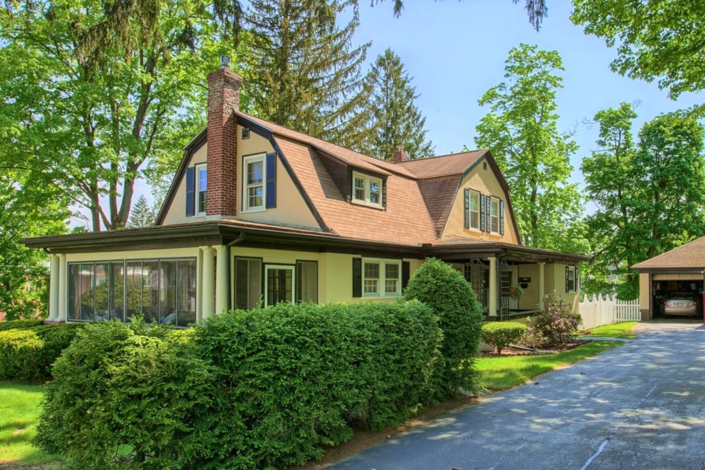 99 Cedar Street Clinton, MA 01510 - Photo 4 of 25 Gallery Image 4