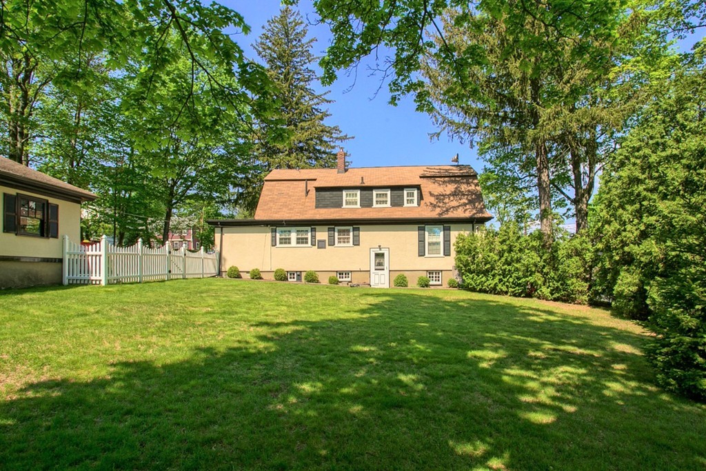 99 Cedar Street Clinton, MA 01510 - Photo 5 of 25 Gallery Image 5