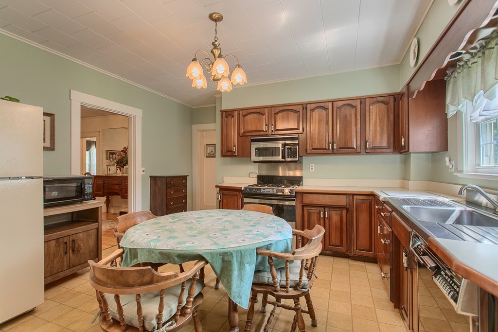 99 Cedar Street Clinton, MA 01510 - Photo 8 of 25 Gallery Image 8