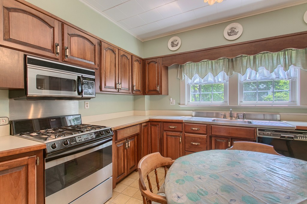 99 Cedar Street Clinton, MA 01510 - Photo 10 of 25 Gallery Image 10