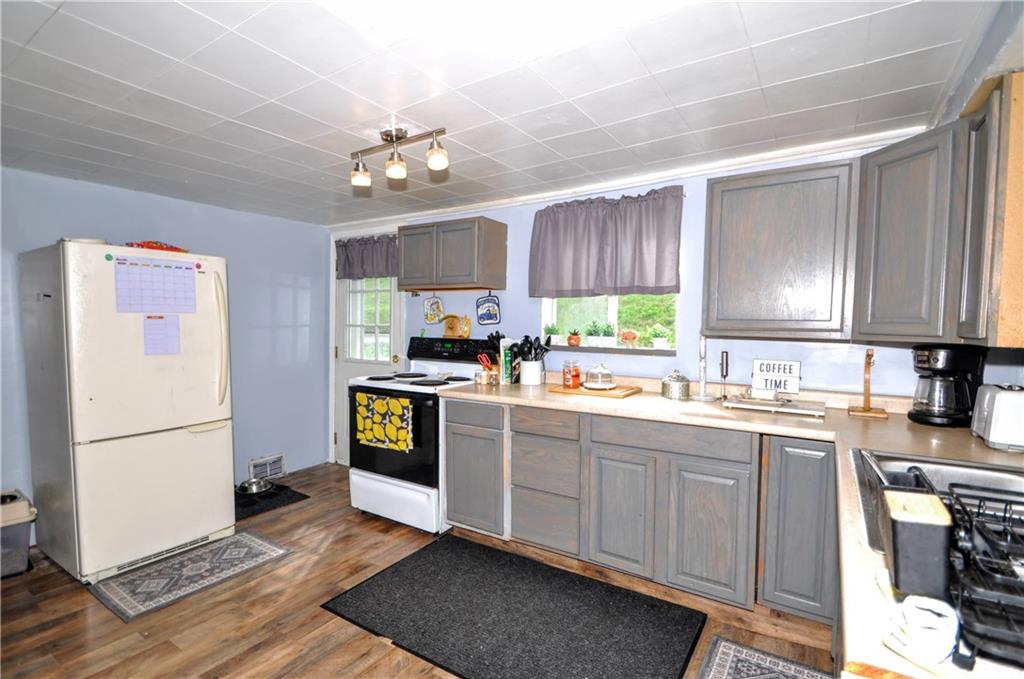 8263 Mentor Road Elizabeth, PA 15037 - Photo 15 of 27 Gallery Image 15