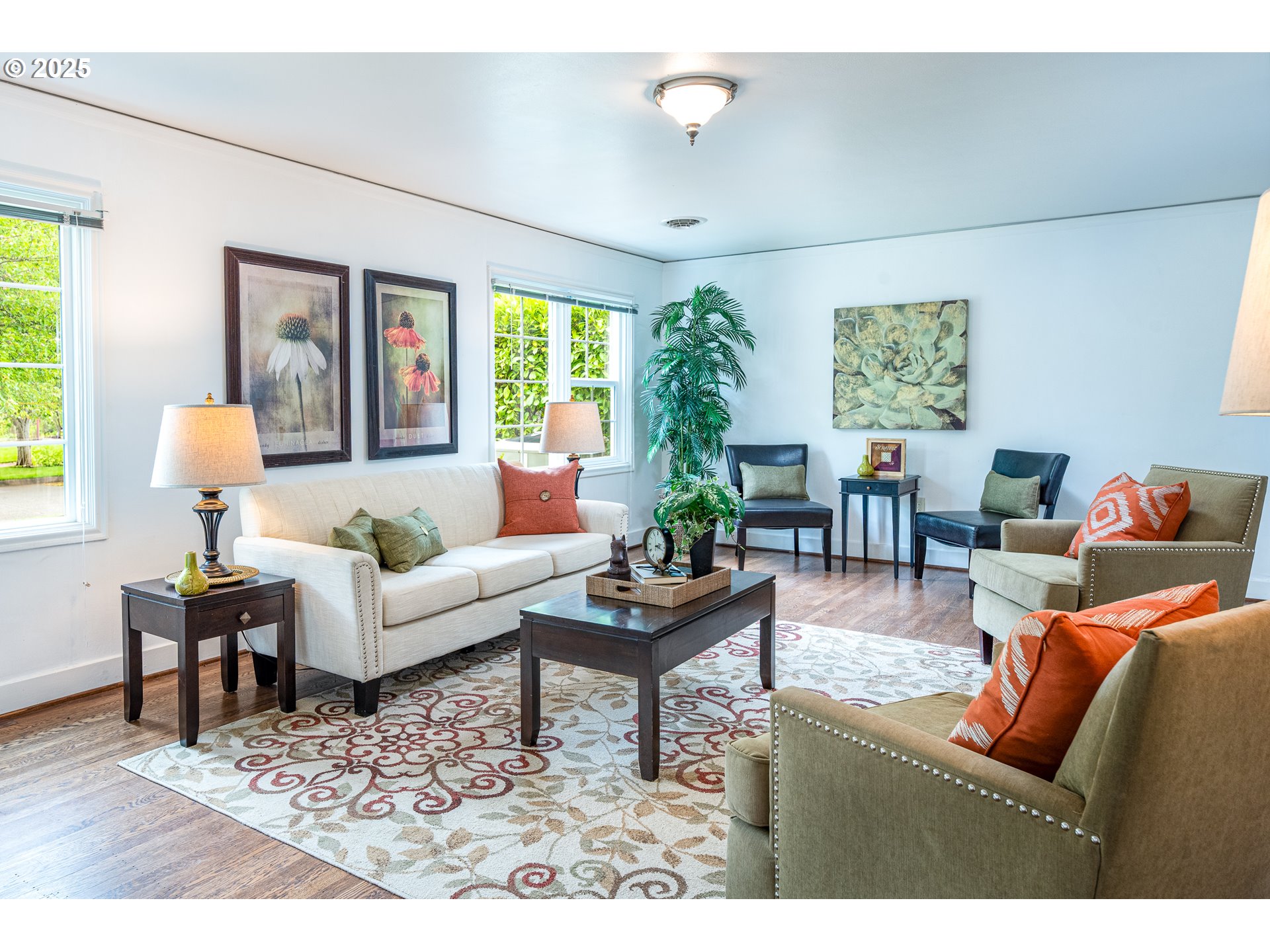 1624 Washington Street Eugene, OR 97401 - Photo 7 of 41 a living room with furniture and a large window