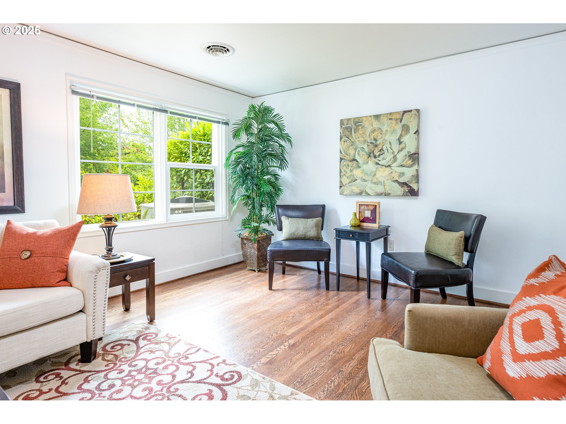 1624 Washington Street Eugene, OR 97401 - Photo 8 of 41 a living room with furniture and a large window