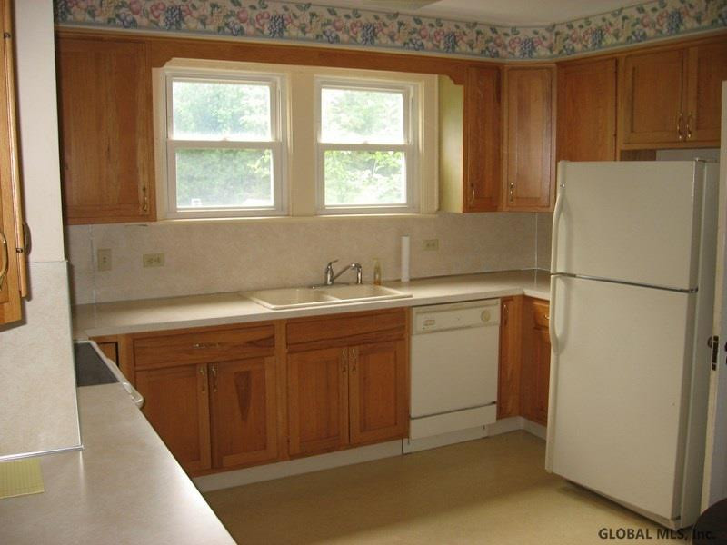 255 Dunnsville Road Rotterdam, NY 12306 - Photo 11 of 25 Photo 11