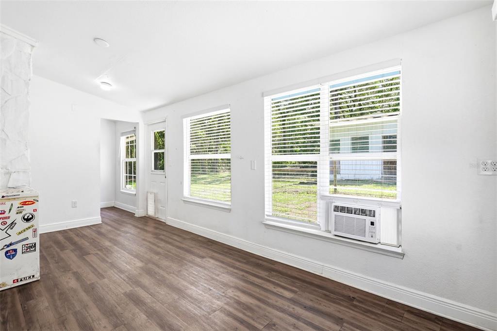 1095 South Ridgewood Avenue DeLand, FL 32720 - Photo 31 of 39