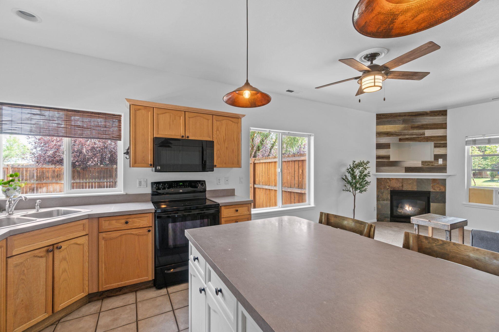 61209 Larkspur Loop Bend, OR 97702 - Photo 9 of 39 36-web-or-mls-DSC00398