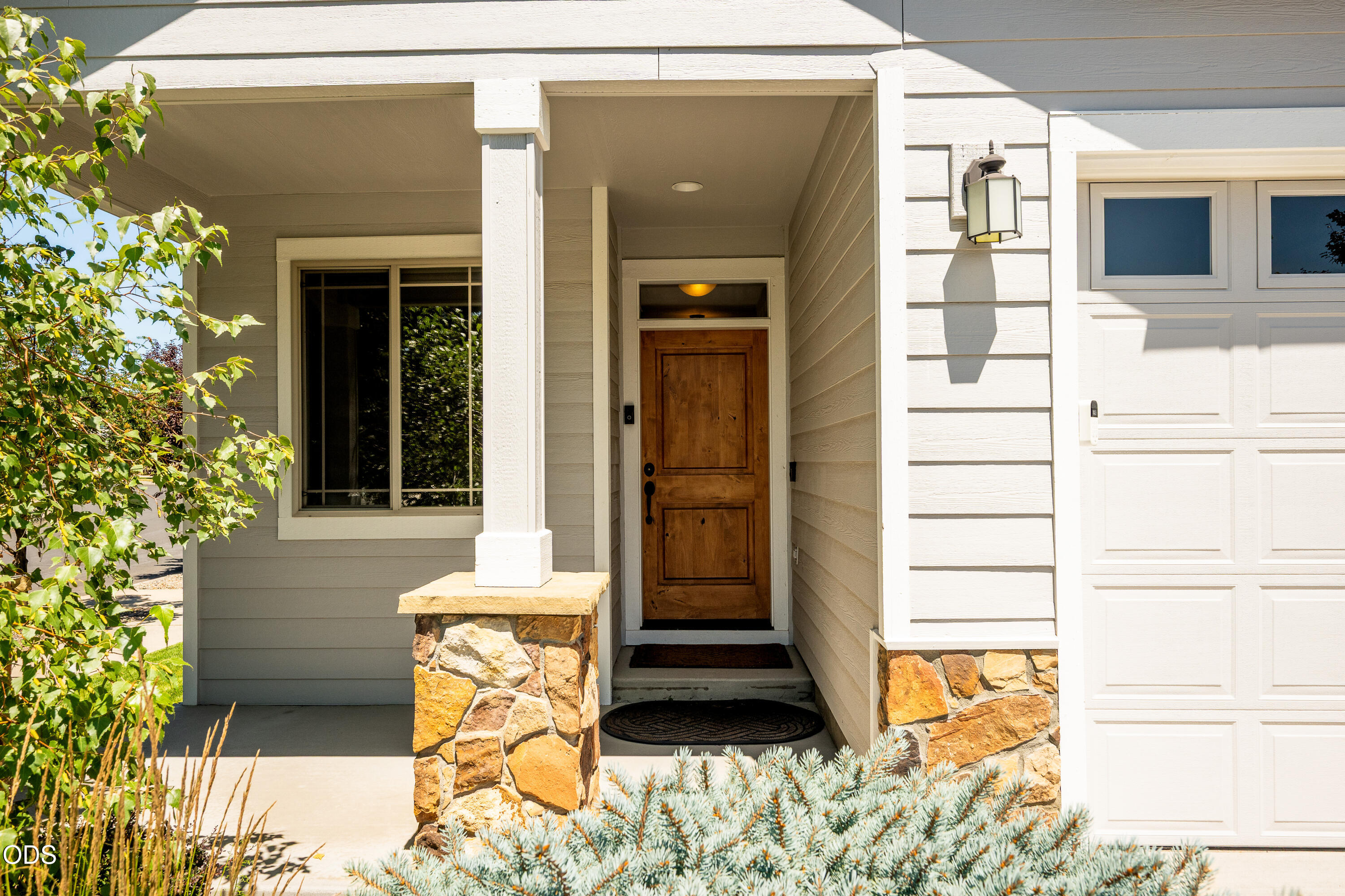 20768 Northeast Horizon Ridge Place Bend, OR 97701 - Photo 3 of 46