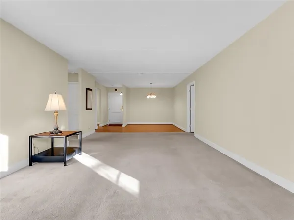 $389,900 | 1500 Worcester Road, Unit 221, Framingham, MA 01702