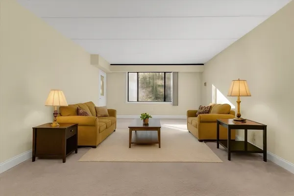 $389,900 | 1500 Worcester Road, Unit 221, Framingham, MA 01702