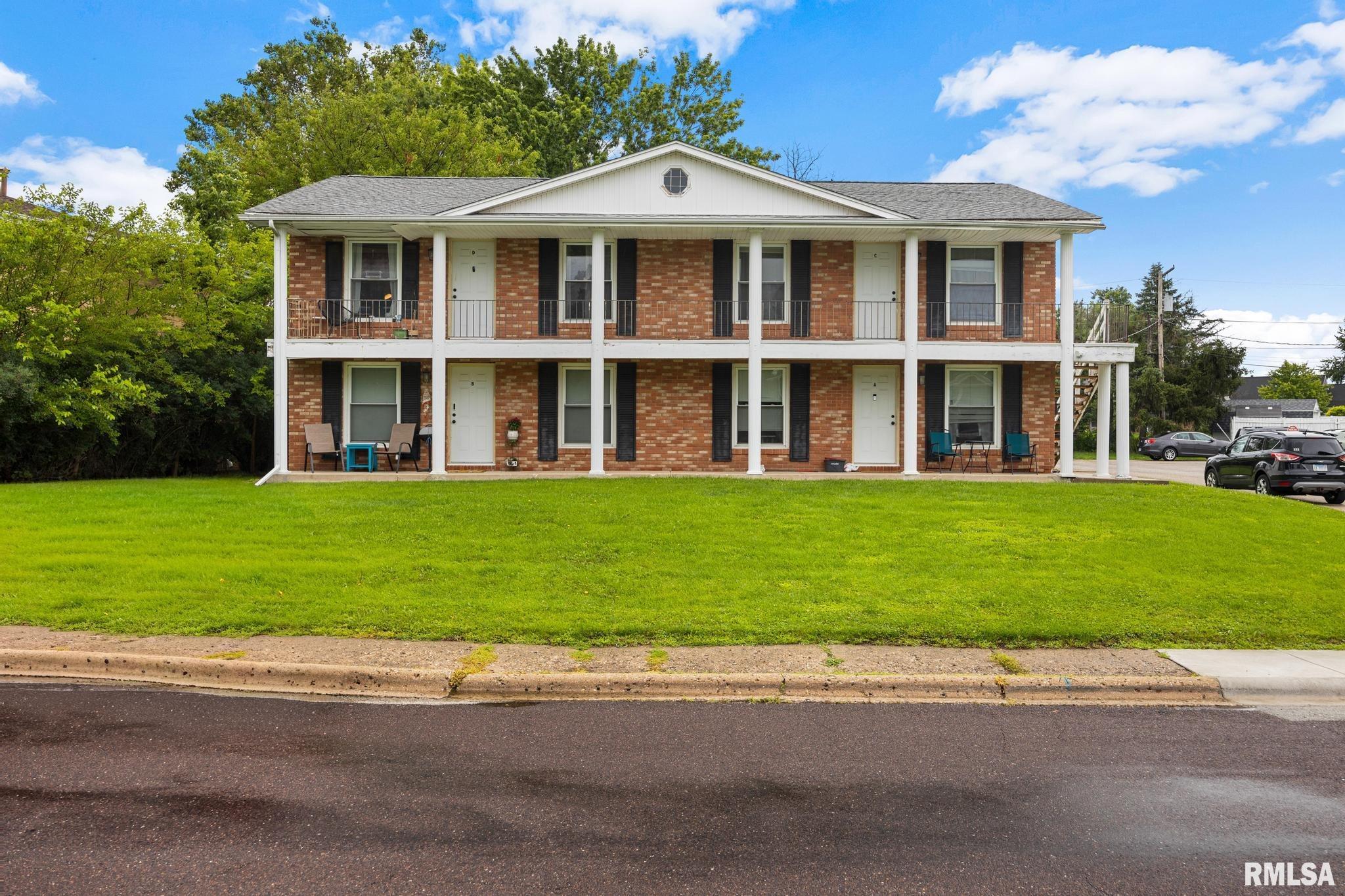 601 Devonshire Road Washington, IL 61571 - Photo 1 of 18