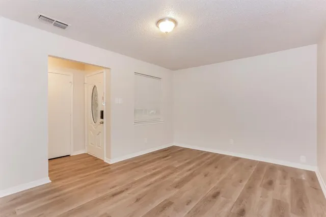 $2,255 | 328 Bennett Circle, DeSoto, TX 75115