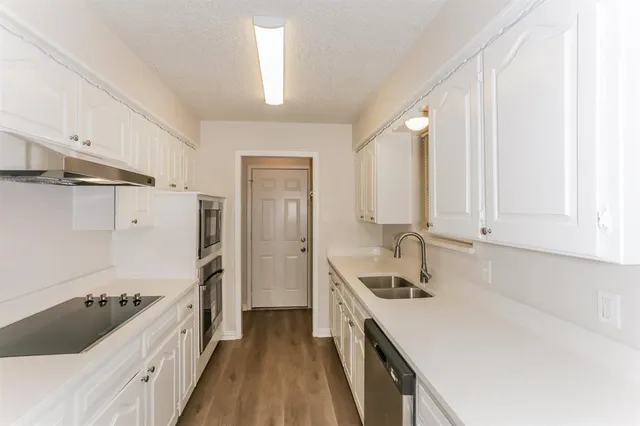 $2,255 | 328 Bennett Circle, DeSoto, TX 75115