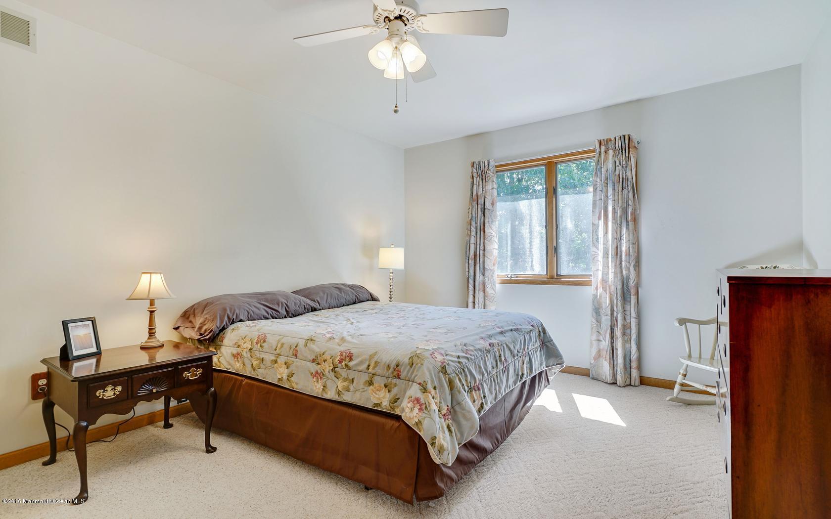 812 Bowman Road Jackson, NJ 08527 - Photo 16 of 44 15