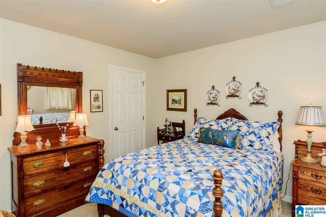 102 Colonial Circle Alabaster, AL 35007 - Photo 25 of 36