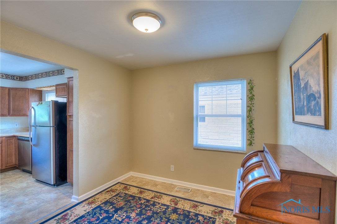 2808 Gracewood Road Toledo, OH 43613 - Photo 4 of 22 Dining Room