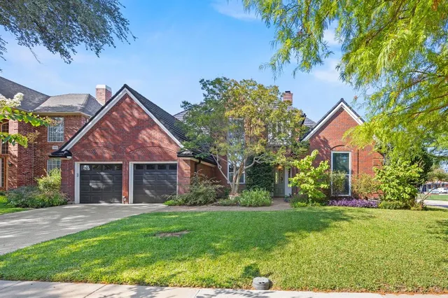 $699,900 | 801 Spring Canyon Drive, Irving, TX 75063