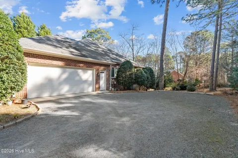 $639,500 | 106 Clay Circle, West End, NC 27376