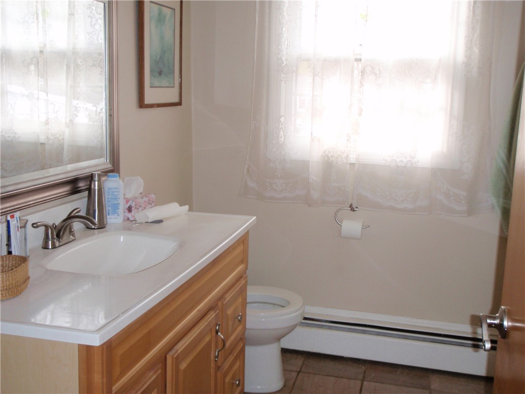 11 Kennedy Drive Coventry, RI 02816 - Photo 6 of 8