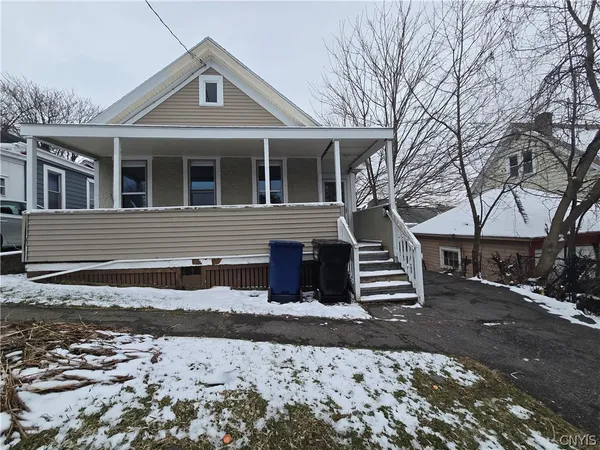 $1,600 | 804 East Division Street, Syracuse, NY 13208