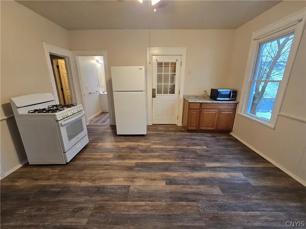 $1,600 | 804 East Division Street, Syracuse, NY 13208