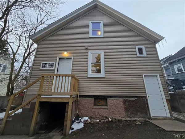 $1,600 | 804 East Division Street, Syracuse, NY 13208