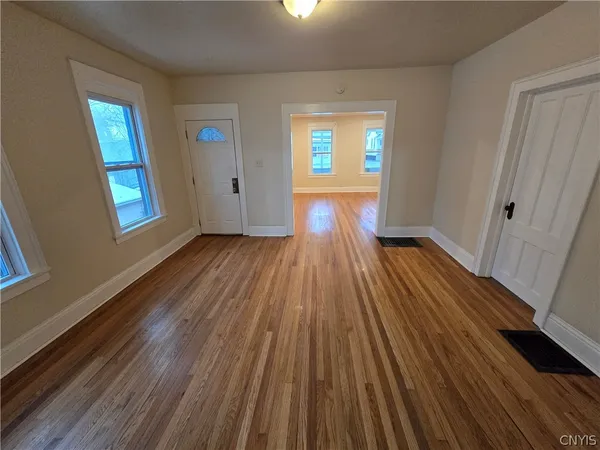 $1,600 | 804 East Division Street, Syracuse, NY 13208