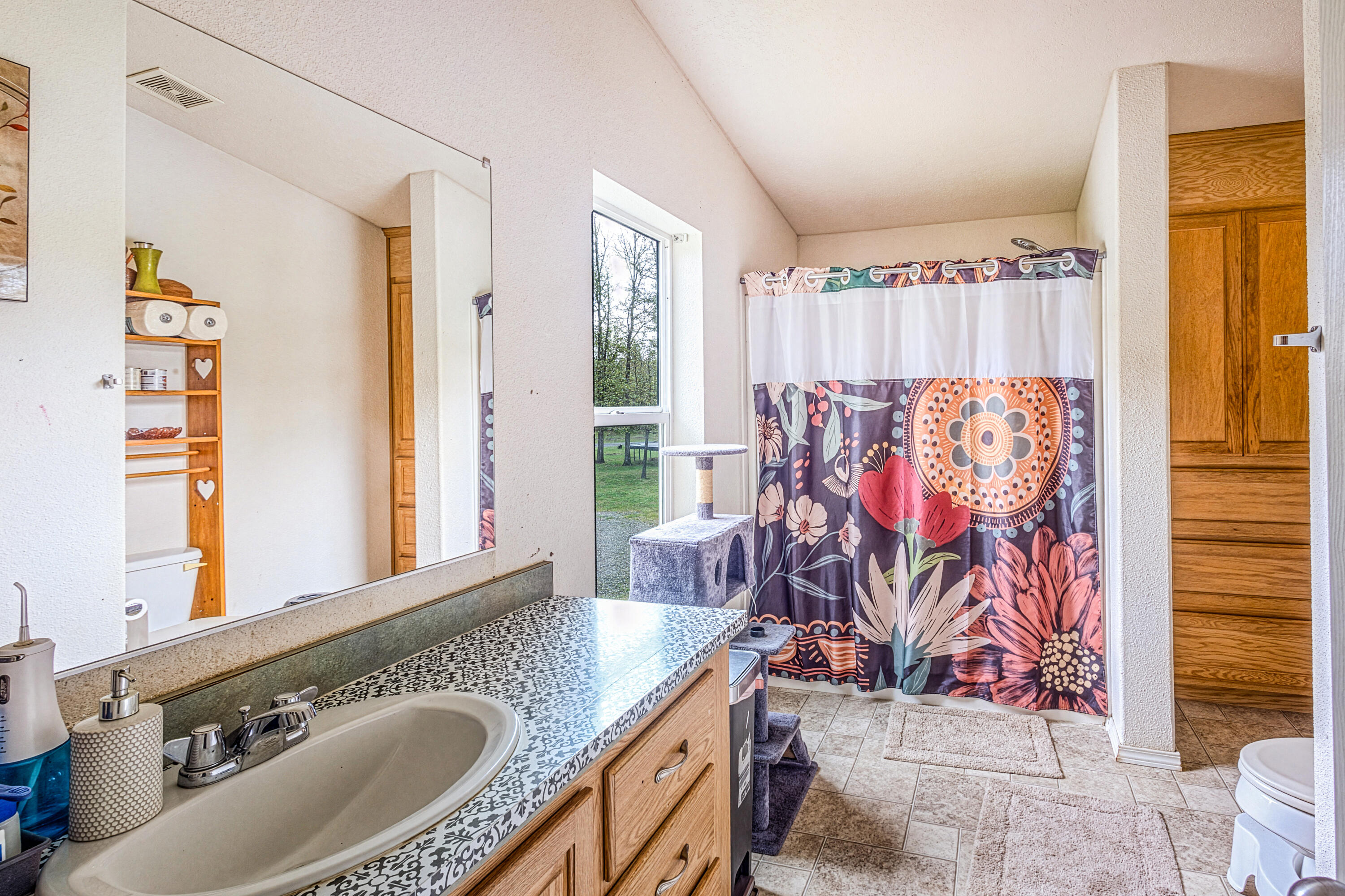 360 Lamont Way Cave Junction, OR 97523 - Photo 12 of 31