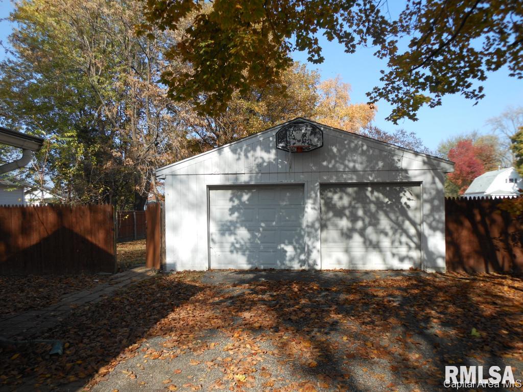 225 East Spruce Street Springfield, IL 62704 - Photo 5 of 6 Gallery Image 5