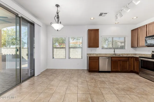 $2,195 | 1180 East Buffalo Street, Gilbert, AZ 85295
