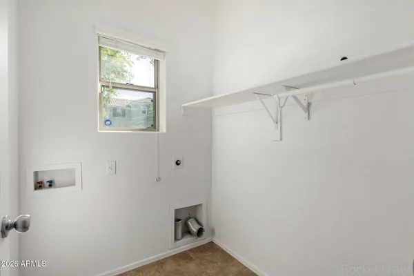 $2,195 | 1180 East Buffalo Street, Gilbert, AZ 85295
