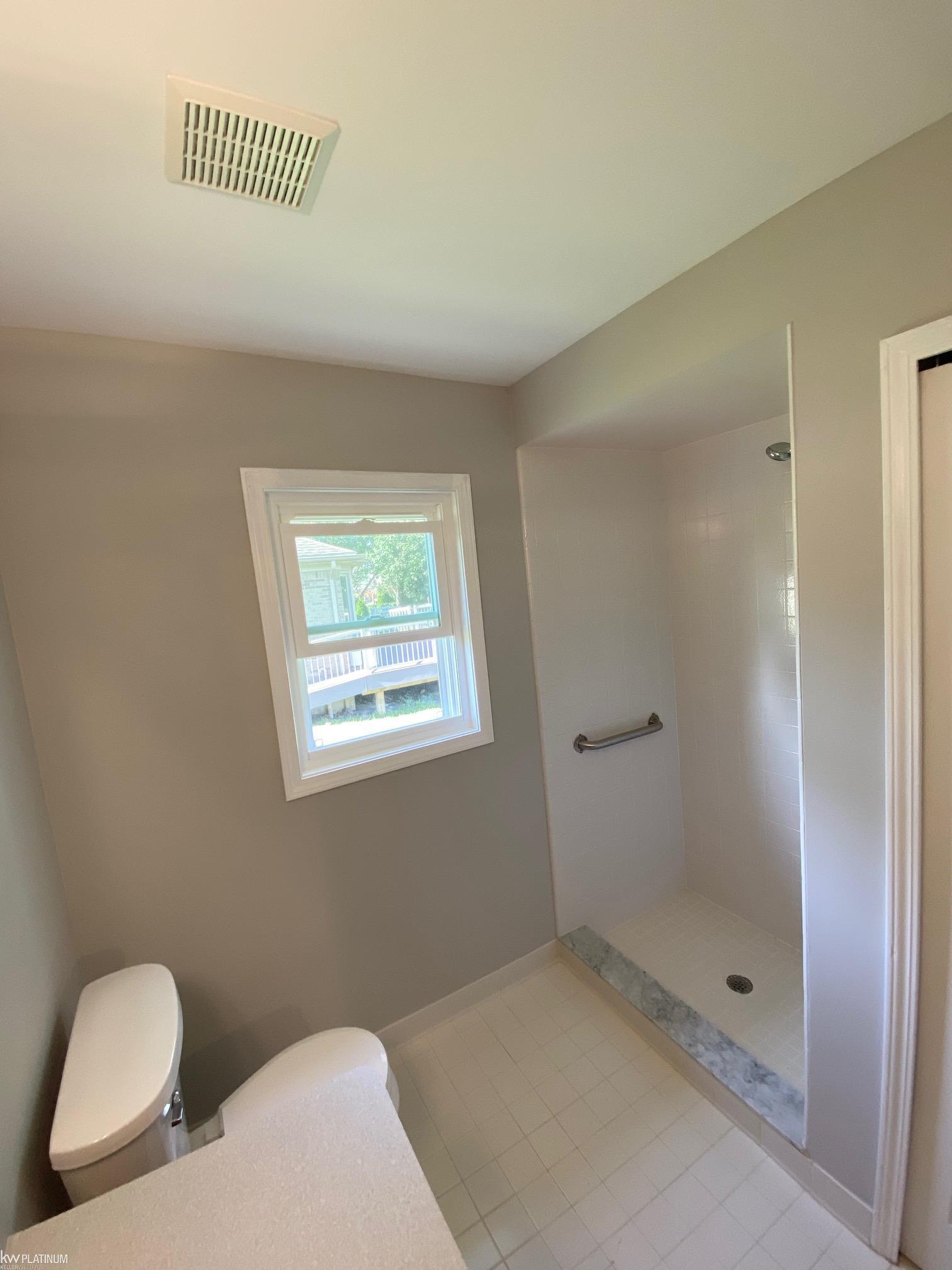 51827 Lillian Road New Baltimore, MI 48047 - Photo 35 of 46 50121085-34.JPG