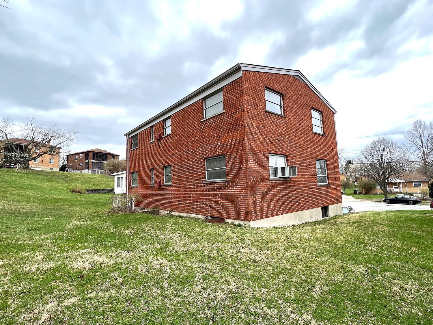 5406 Ruddy Court Cincinnati, OH 45239 - Photo 3 of 9 Gallery Image 3