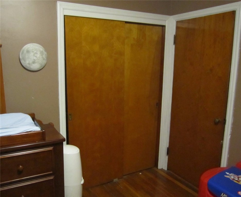 25 Brookdale Road Middletown, RI 02842 - Photo 13 of 19 Bedroom two closet