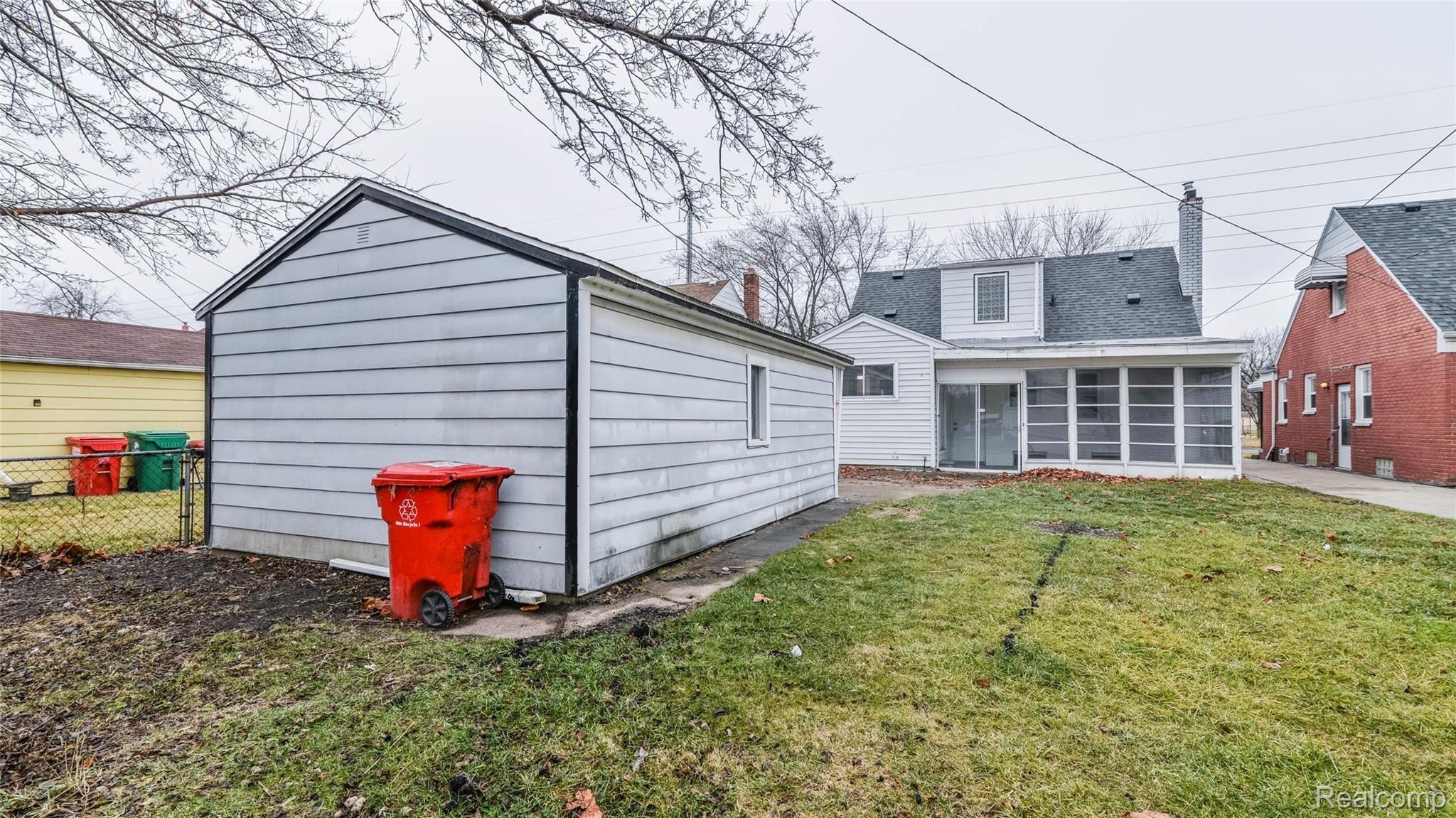 16741 East Eight Mile Road Eastpointe, MI 48021 - Photo 26 of 31 0392200101603_58.jpg