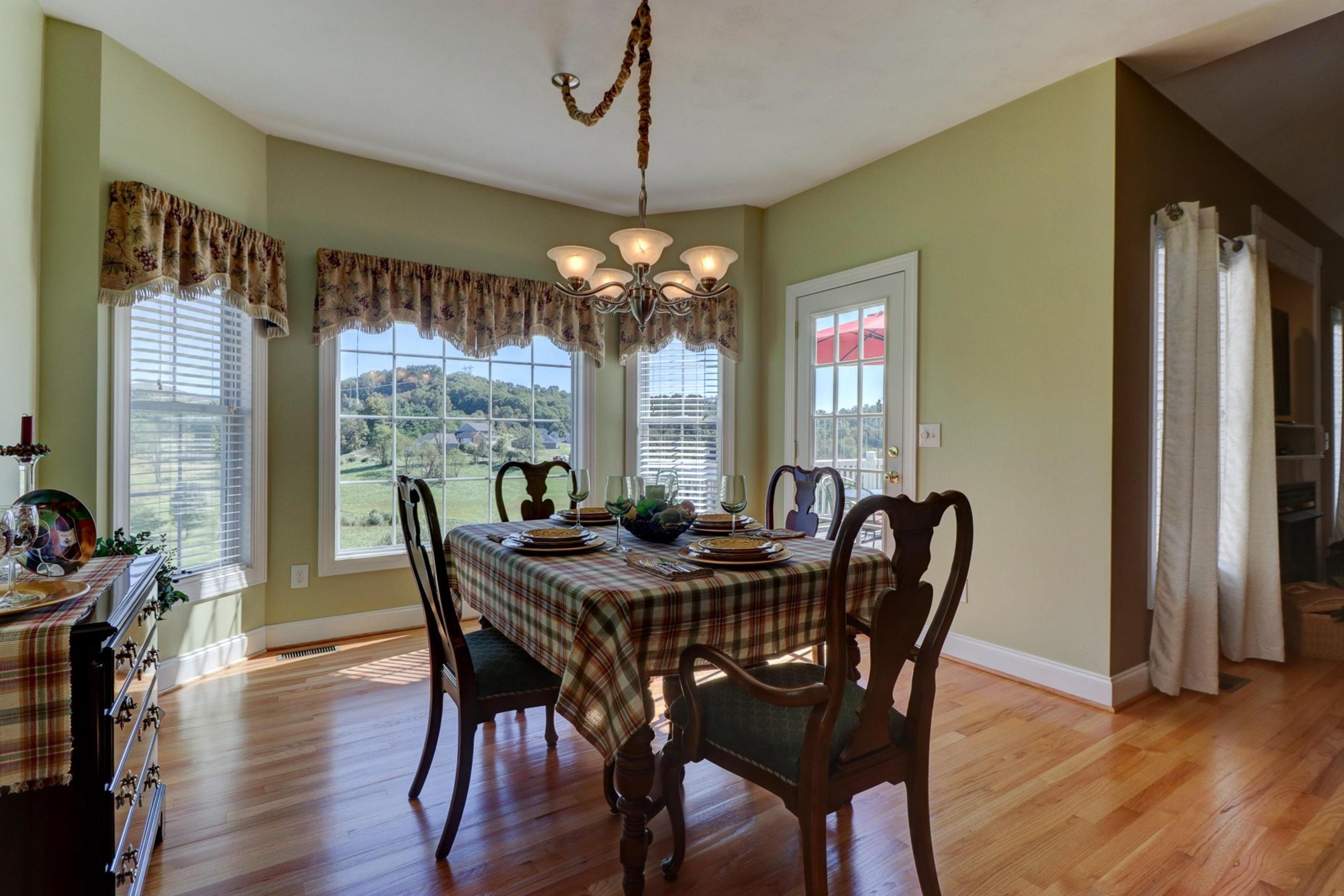 388 Summit Ridge Road Daleville, VA 24083 - Photo 10 of 46 009-291591-IMG_6010_1_2_3_4_7022552