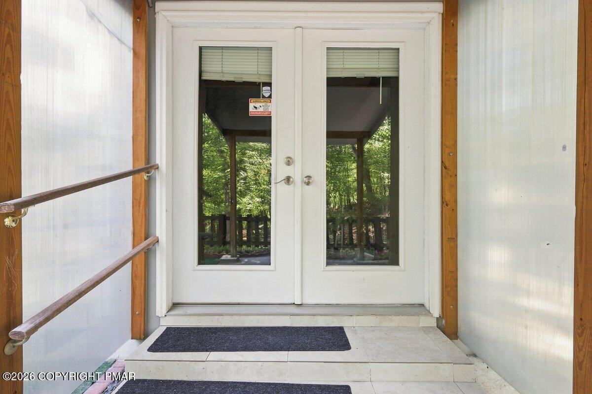 1007 Hampstead Road Bushkill, PA 18324 - Photo 76 of 96 Lower Entrance