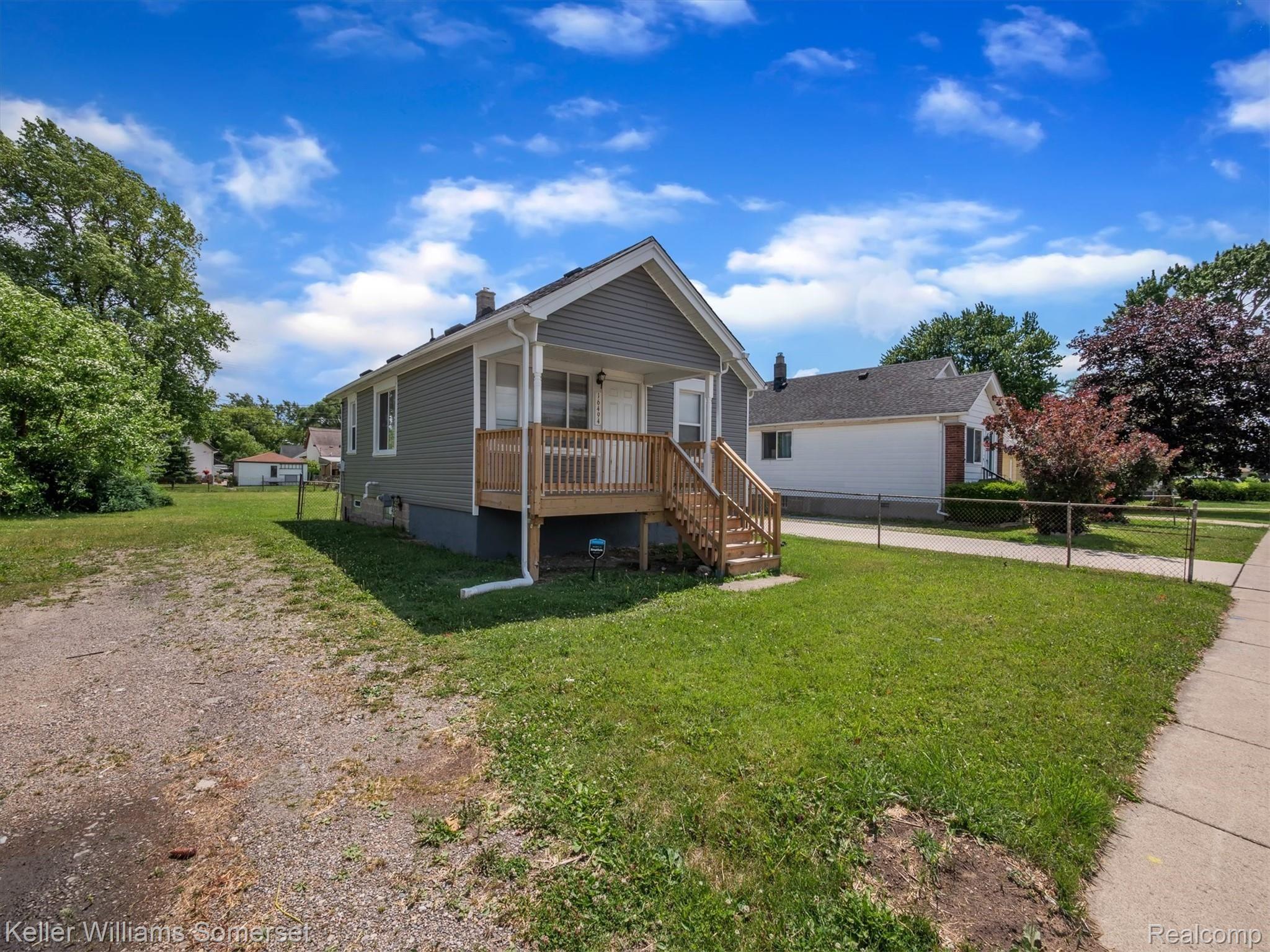 16494 East 10 Mile Road Eastpointe, MI 48021 - Photo 2 of 26 SIDE VIEW