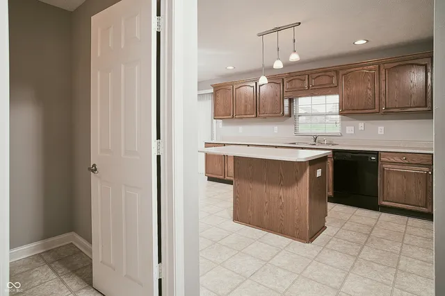 $2,400 | 11306 Guy Street, Fishers, IN 46038