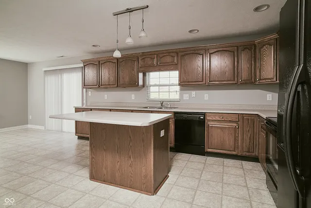 $2,400 | 11306 Guy Street, Fishers, IN 46038