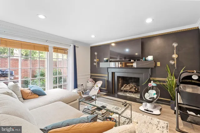 $729,000 | 11008 Wickshire Way, Unit C5, Rockville, MD 20852