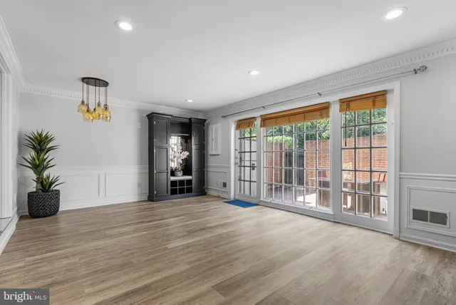 $729,000 | 11008 Wickshire Way, Unit C5, Rockville, MD 20852