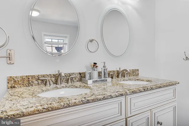 $729,000 | 11008 Wickshire Way, Unit C5, Rockville, MD 20852