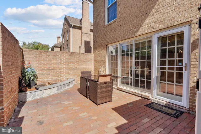 $729,000 | 11008 Wickshire Way, Unit C5, Rockville, MD 20852