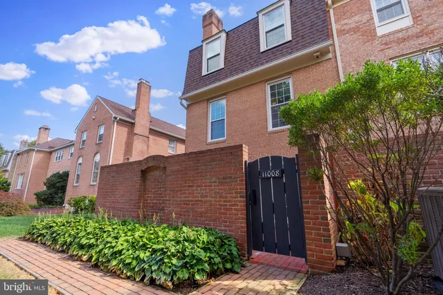 $729,000 | 11008 Wickshire Way, Unit C5, Rockville, MD 20852