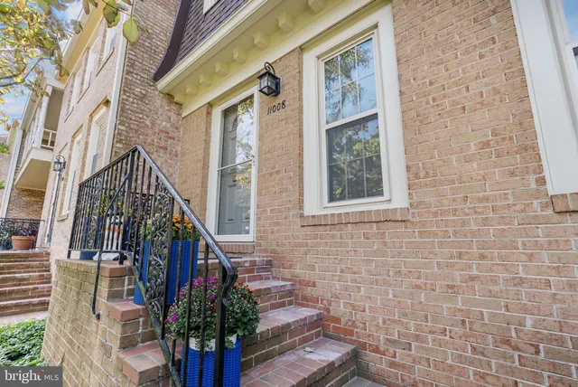 $729,000 | 11008 Wickshire Way, Unit C5, Rockville, MD 20852