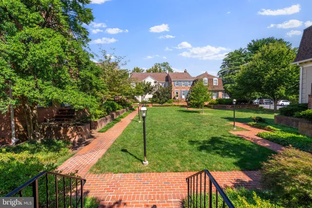 $729,000 | 11008 Wickshire Way, Unit C5, Rockville, MD 20852