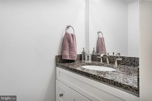 $729,000 | 11008 Wickshire Way, Unit C5, Rockville, MD 20852