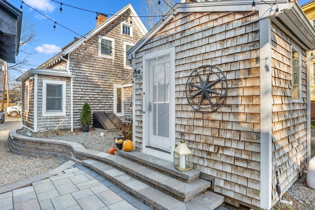 8 Andover Street Georgetown, MA 01833 - Photo 4 of 41 Gallery Image 4