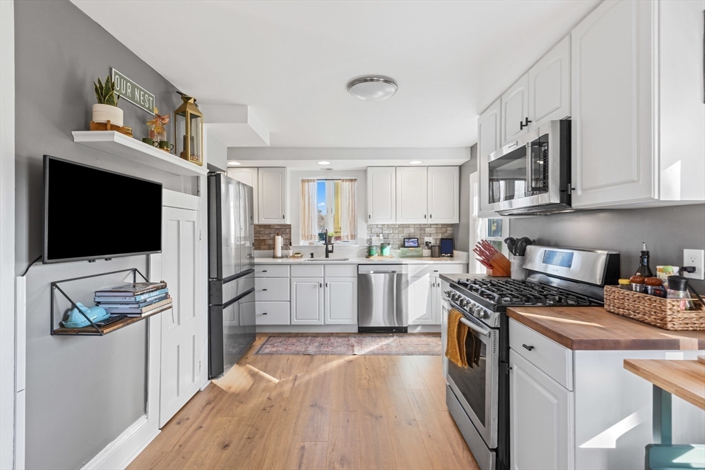 8 Andover Street Georgetown, MA 01833 - Photo 5 of 41 Gallery Image 5