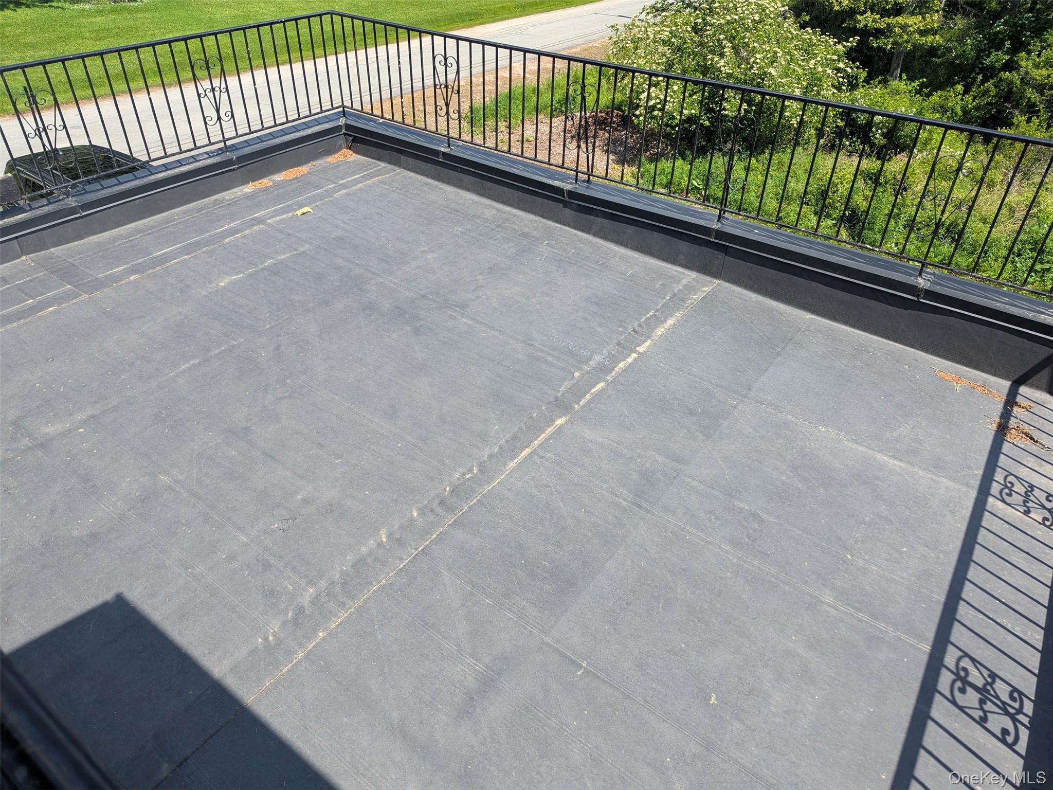 97 Rauch Road Lake Huntington, NY 12752 - Photo 15 of 33 Second floor deck